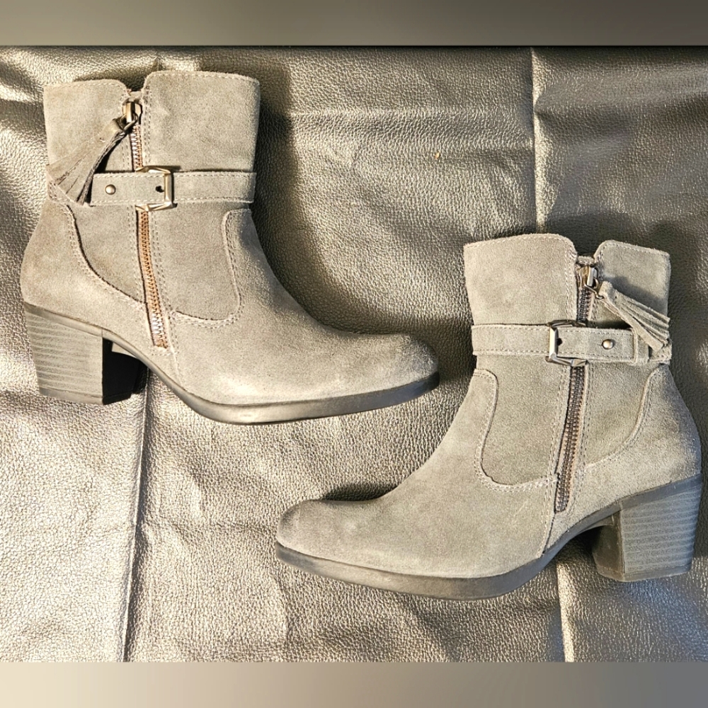Earth Origins Gray Water Repellent Suede Ankle Boot Sz 8.5M